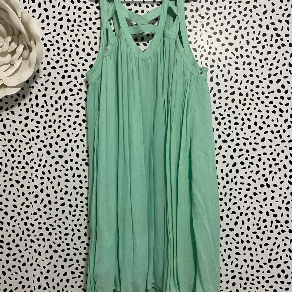 Mint flowy top
